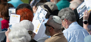 A shared moment of reflection at the Babi Yar Remembrance.